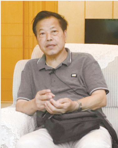 黄维国