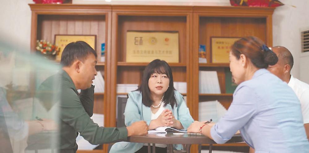 奔走在两岸融合路上的铿锵玫瑰——记“全国三八红旗手”、福州市台协会会长蒋佩琪