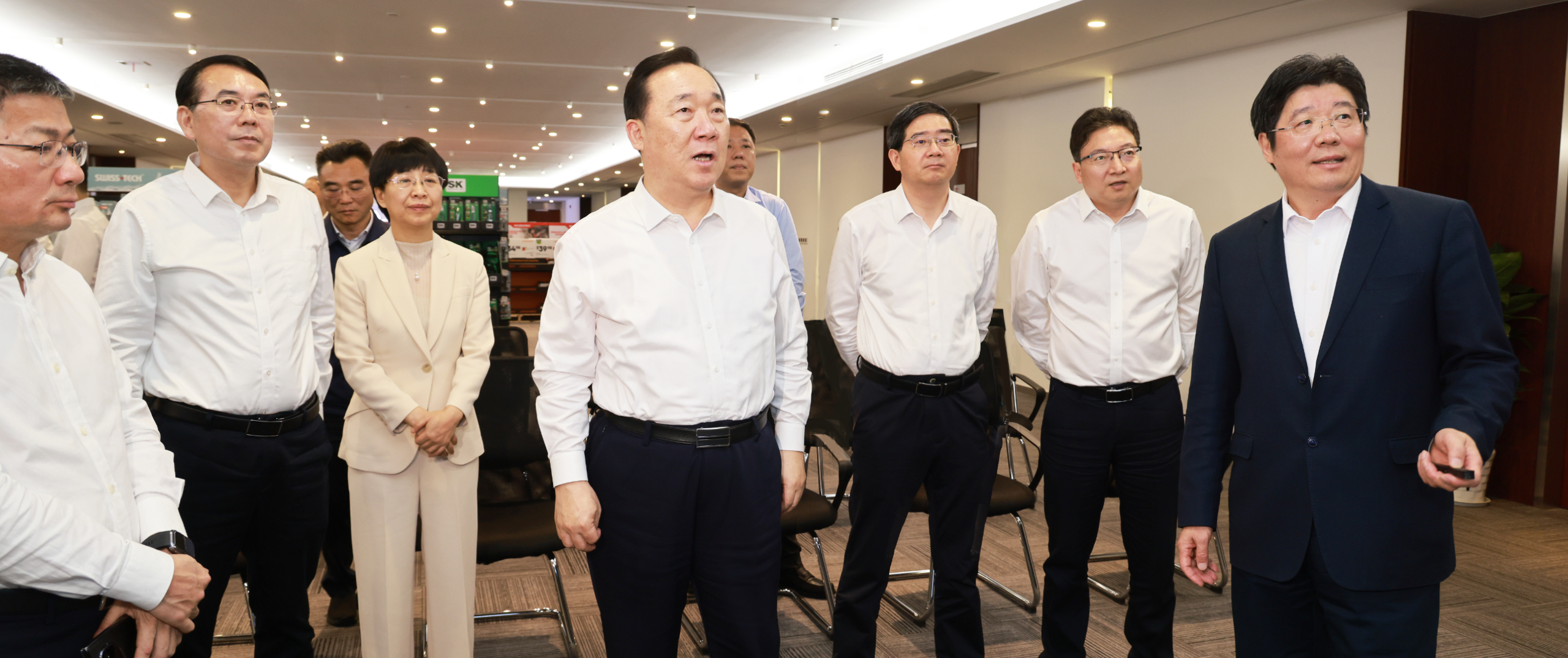 省委书记王浩一行莅临巨星科技调研
